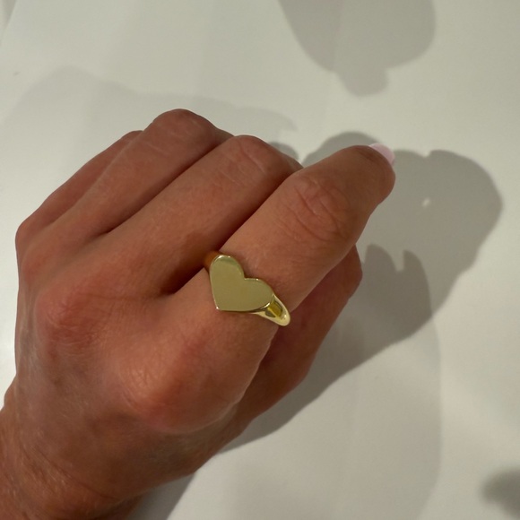 Gorjana Louise Heart Signet Ring - Picture 4 of 4